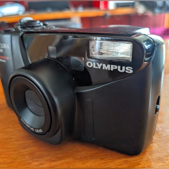 Vintage Olympus Accura Zoom 80 | 35mm Film Camera +Original Olympus Leather Case - Picture 2 of 10